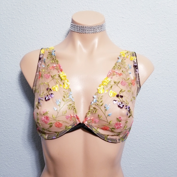 Victoria's Secret Other - NEW Victoria's Secret Dream Angels unlined plunge underwire floral bra 32DDD
